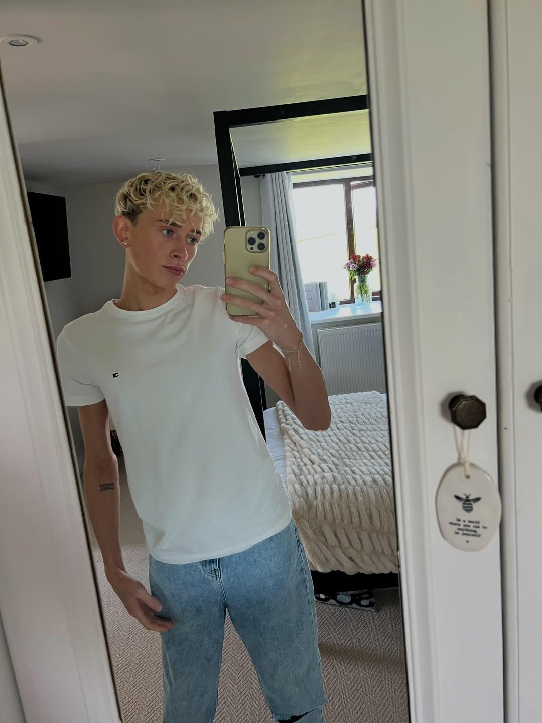 Instagram post by @_oliver_lister_