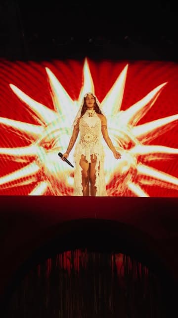 Instagram post by @anitta