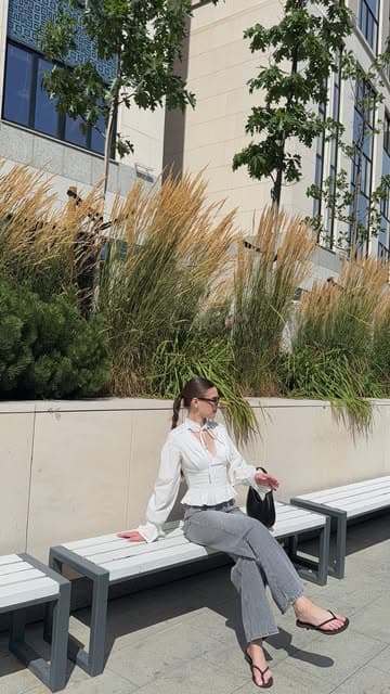 Instagram post by @belitaby