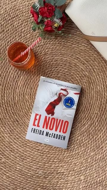 Instagram post by @bookbitesclub