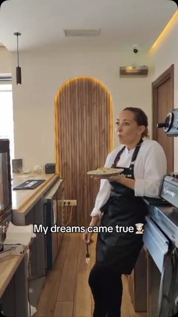 Instagram post by @chefmyriamettahri