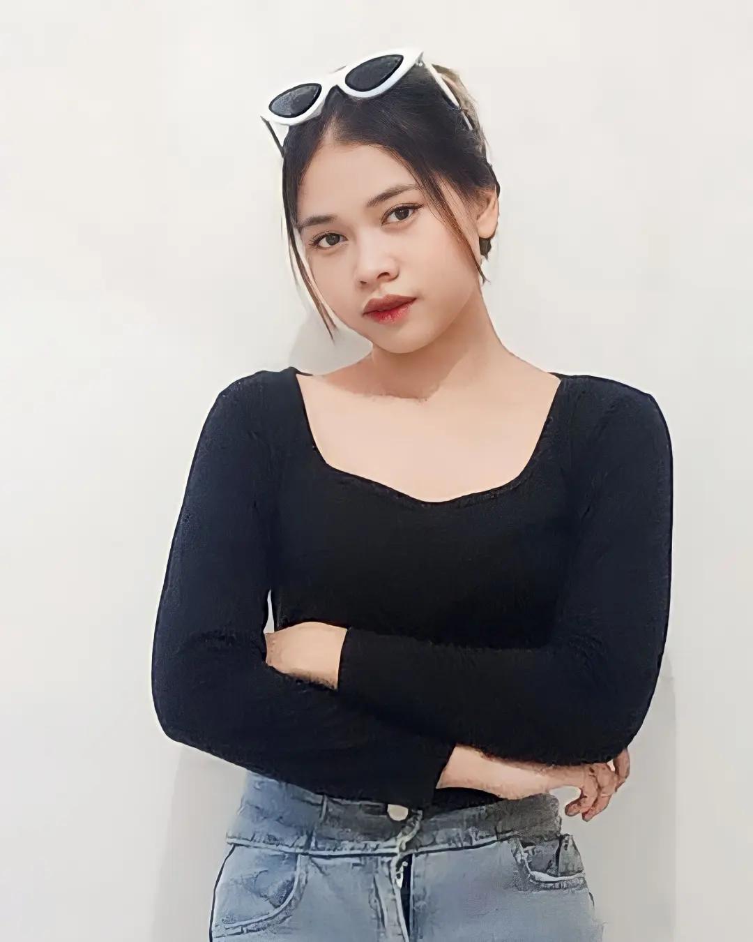 Instagram post by @cici_dey03