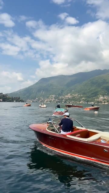 Instagram post by @comoclassicboats