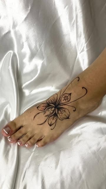 Instagram post by @cotetattoos