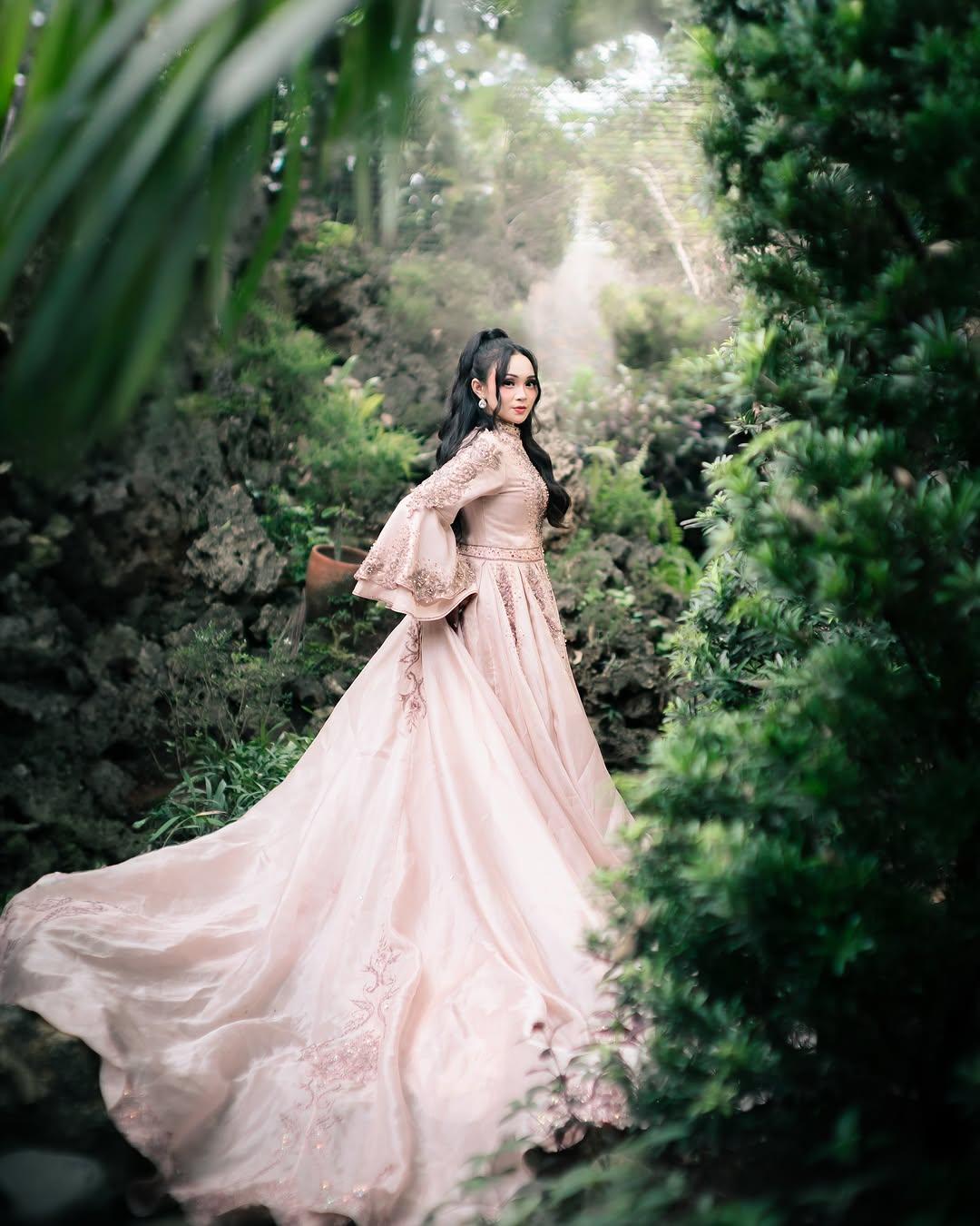 Instagram post by @d.della_makeup