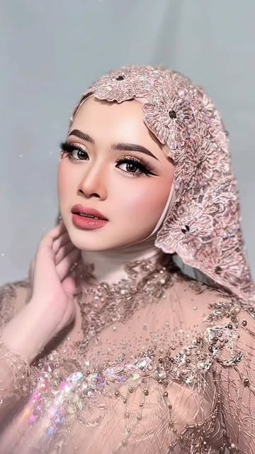 Instagram post by @d.della_makeup