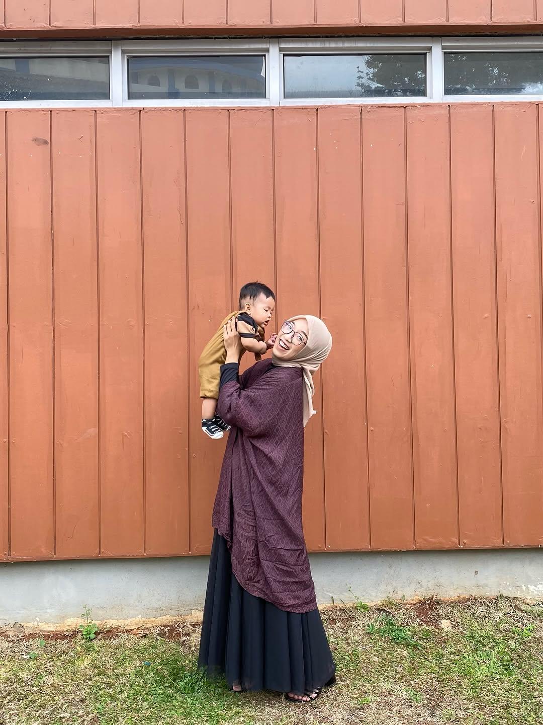 Instagram post by @deva_dahlia