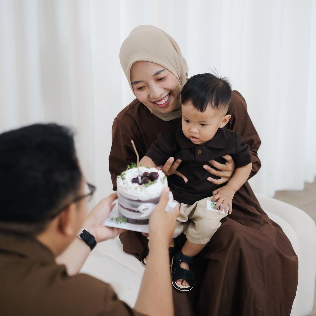 Instagram post by @deva_dahlia