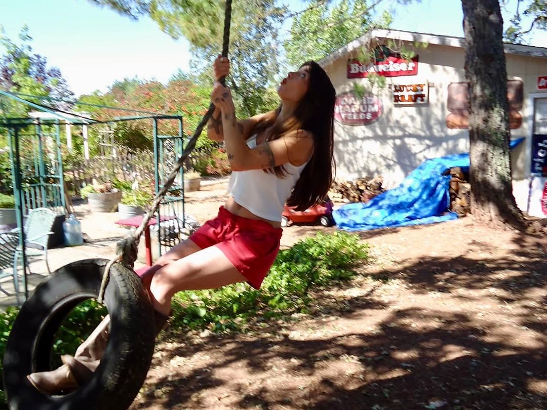 Instagram post by @devibration