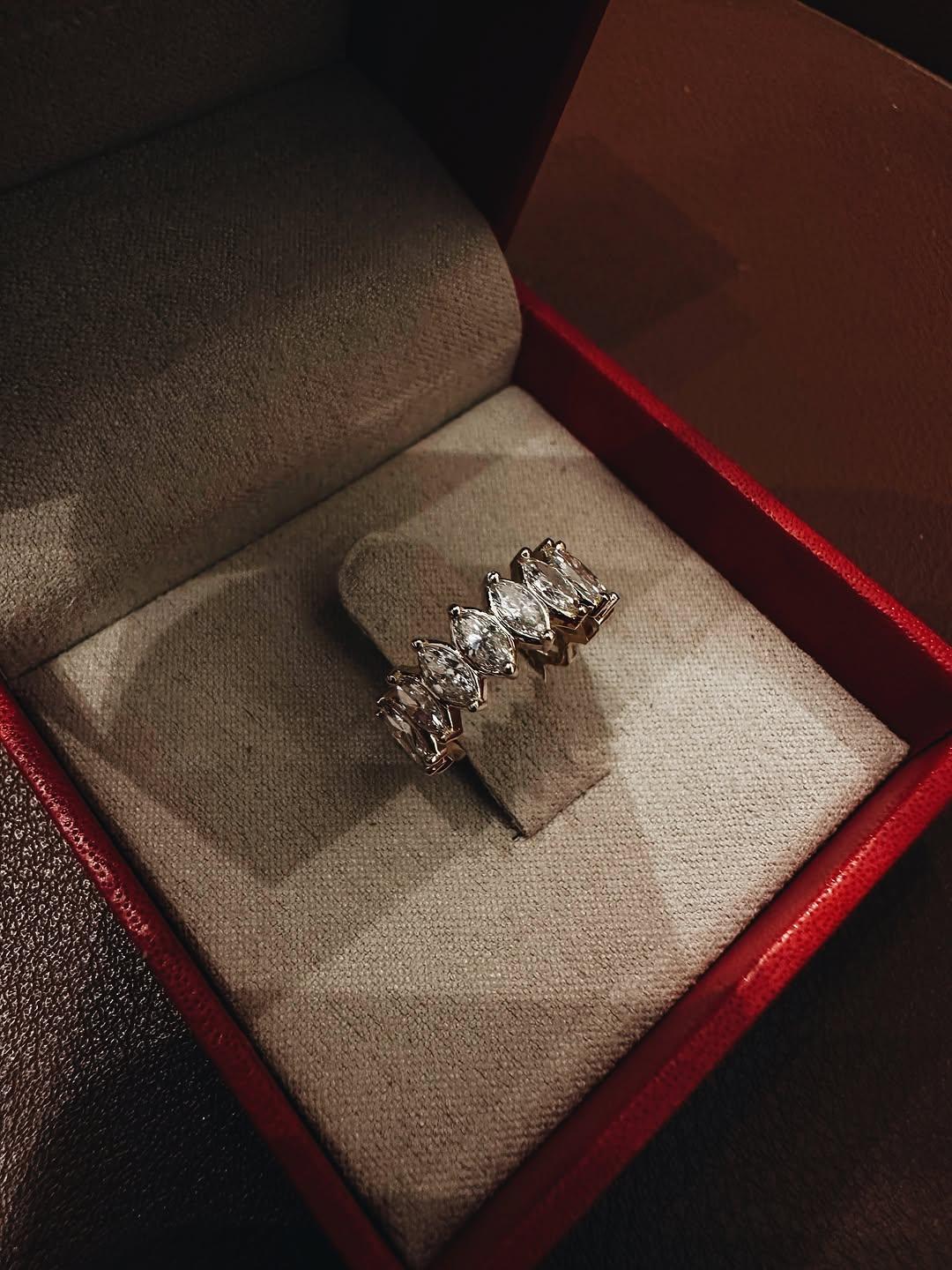 Instagram post by @hotcrown