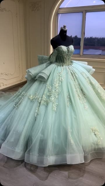 Instagram post by @is_wedding_dress_factory