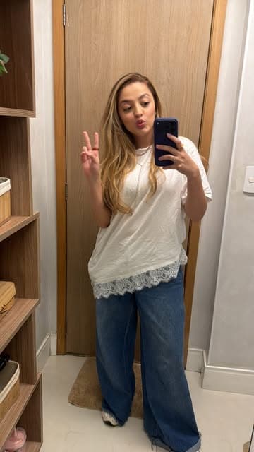 Instagram post by @isabellaloficial