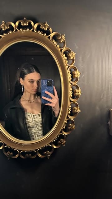 Instagram post by @itsalexaarose