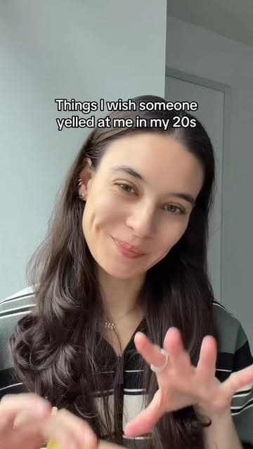 Instagram post by @itsalexaarose
