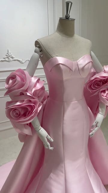 Instagram post by @julyfocusweddingdress