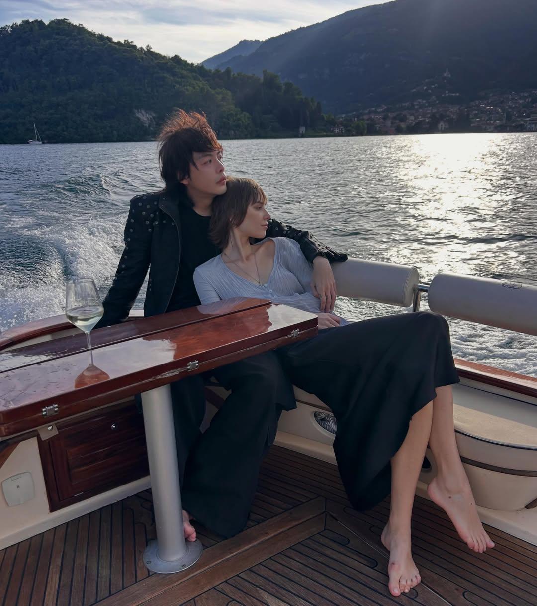 Instagram post by @lakecomobyboat