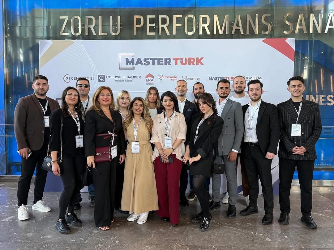 Instagram post by @lenaokyar