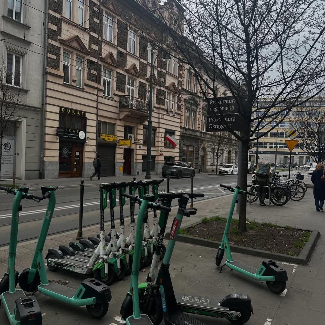 Instagram post by @linszymus