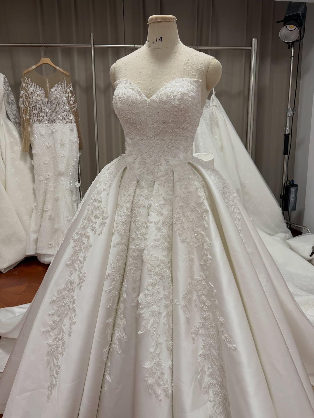 Instagram post by @marnhambridal