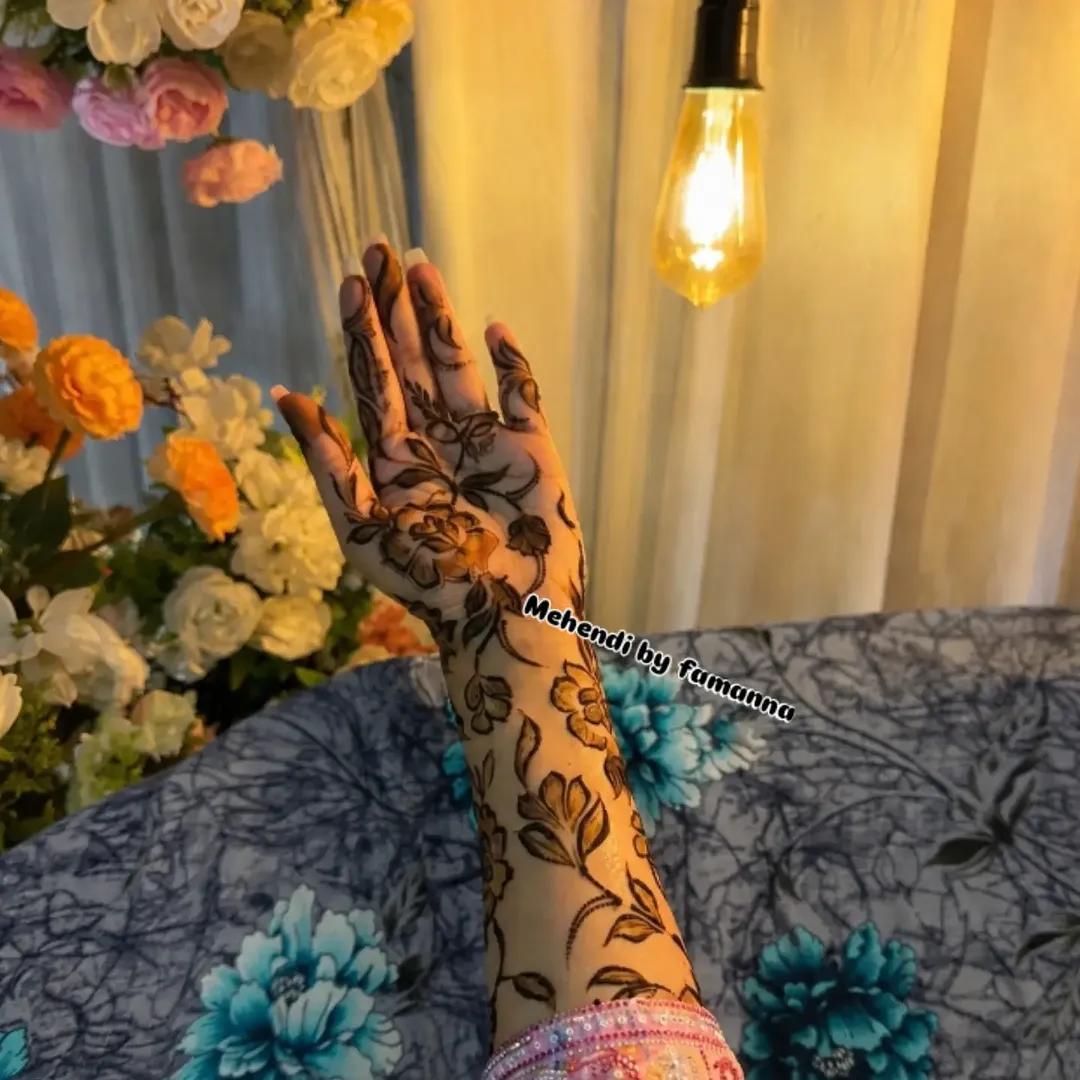 Instagram post by @mehendi_by_famanna