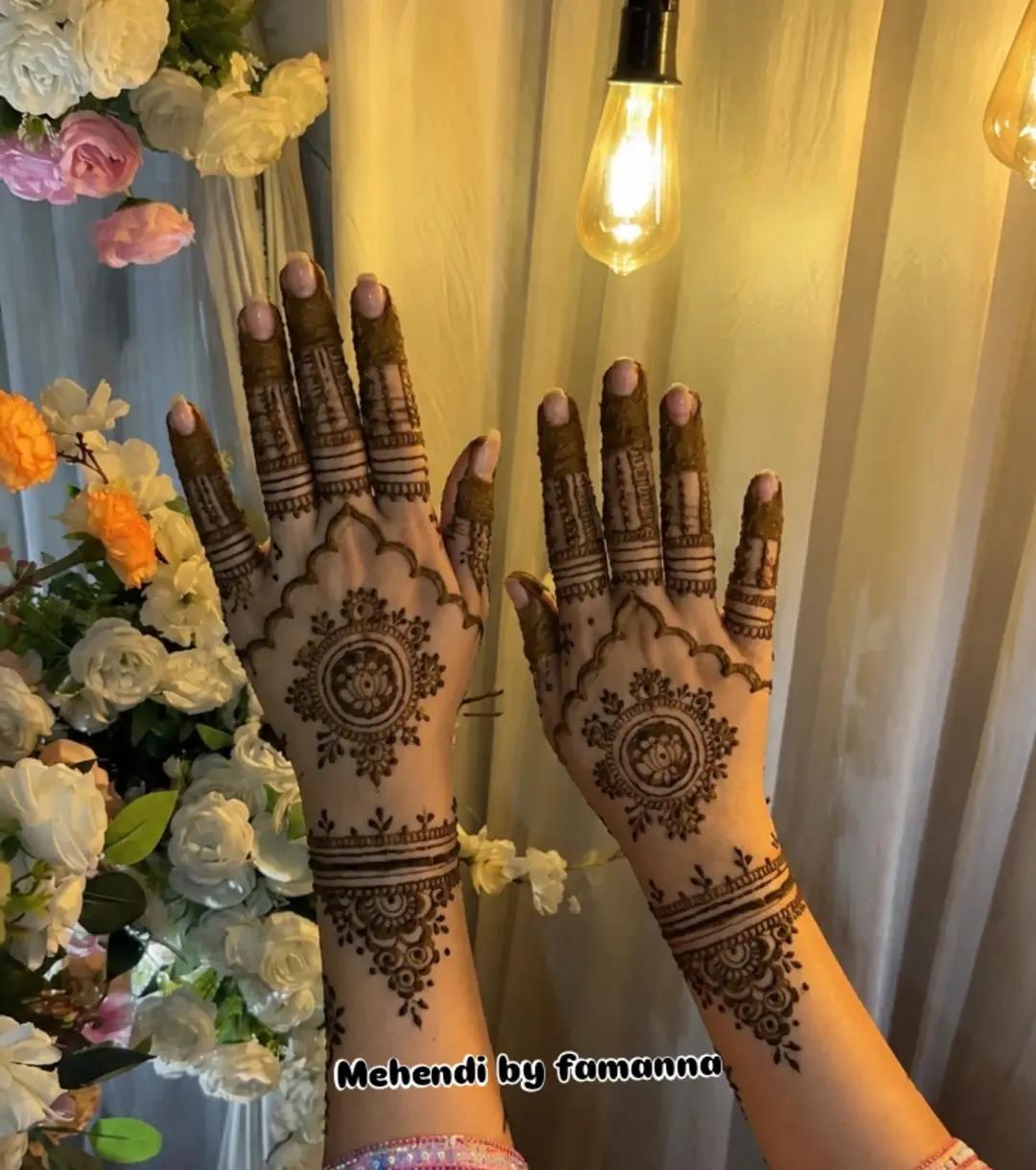 Instagram post by @mehendi_by_famanna