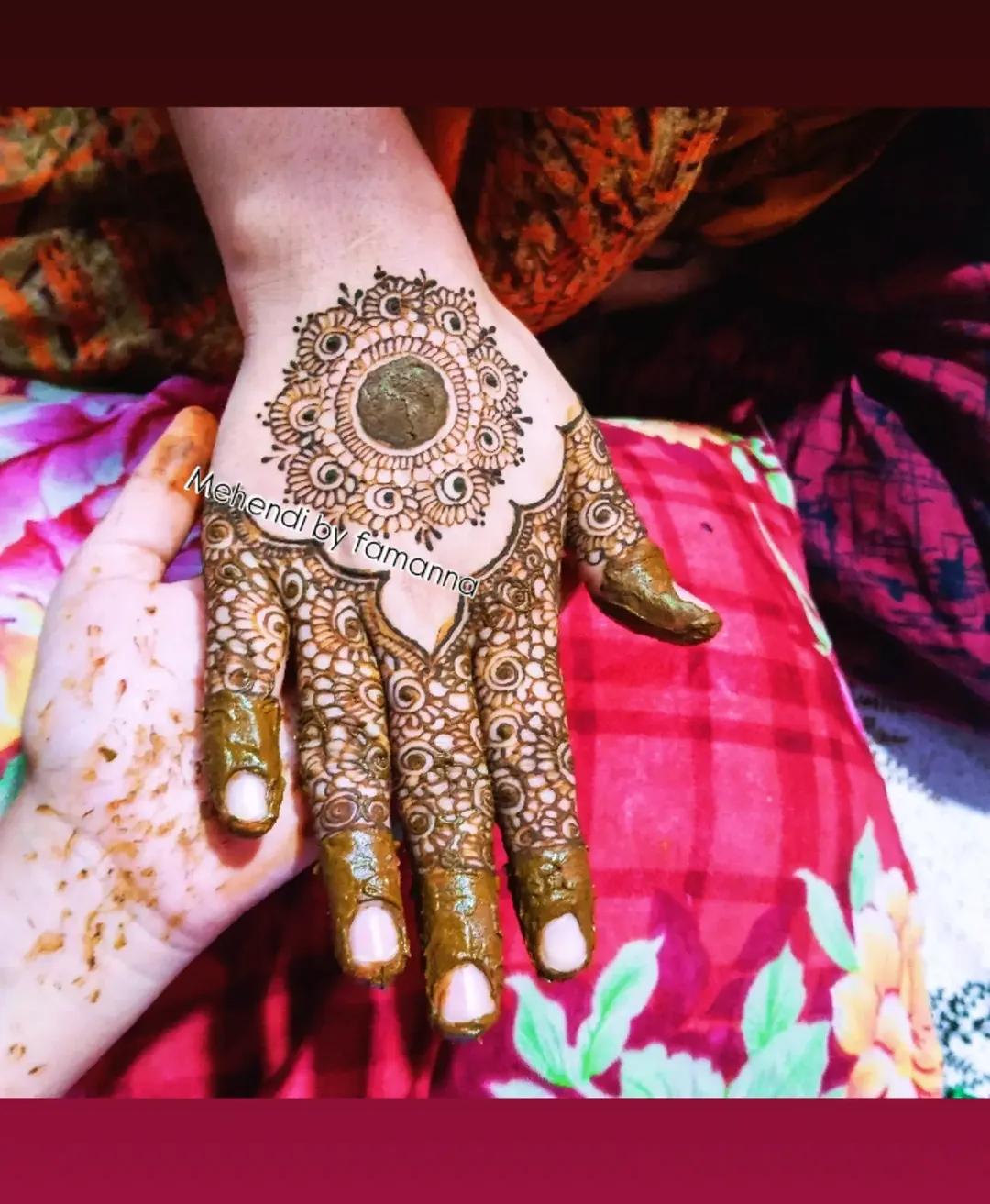 Instagram post by @mehendi_by_famanna
