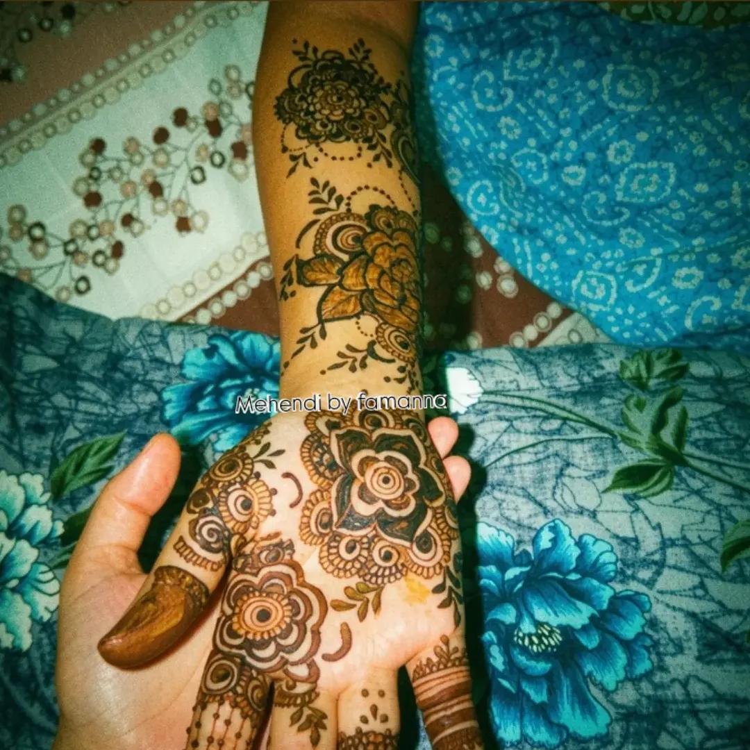 Instagram post by @mehendi_by_famanna