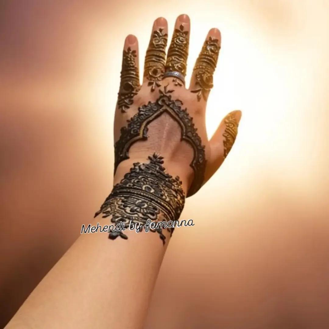 Instagram post by @mehendi_by_famanna