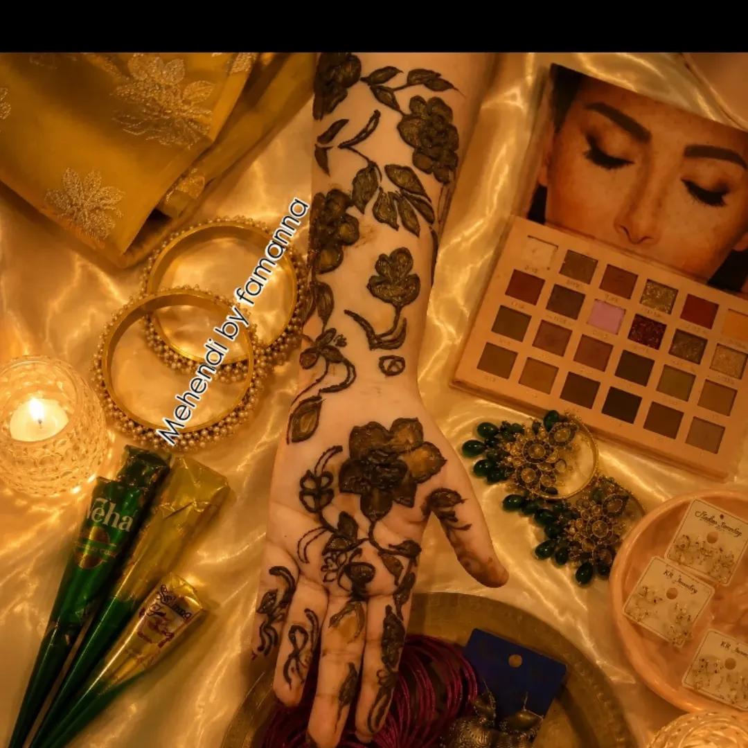 Instagram post by @mehendi_by_famanna