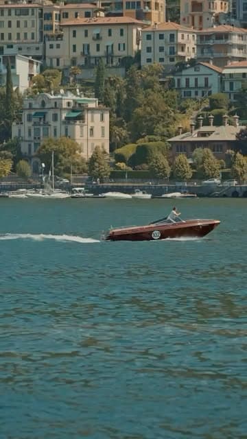 Instagram post by @mylakecomo.co