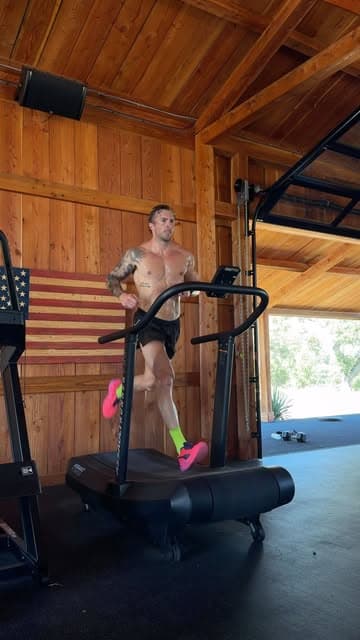 Instagram post by @nickbarefitness