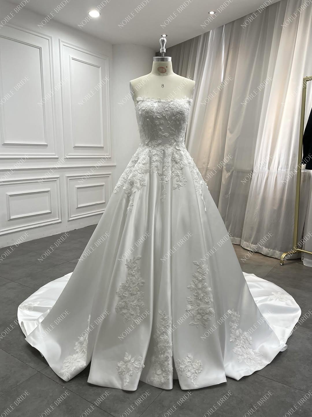 Instagram post by @noblebride_official