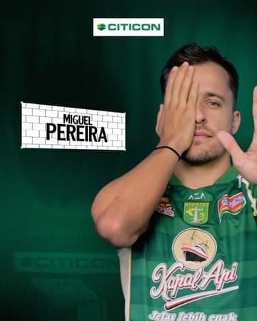 Instagram post by @officialpersebaya
