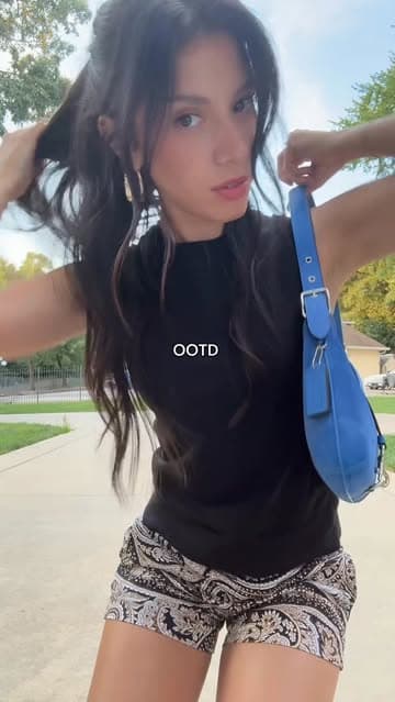 Instagram post by @olivianicoler