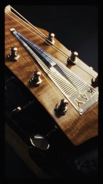 Instagram post by @oscarguitars.se