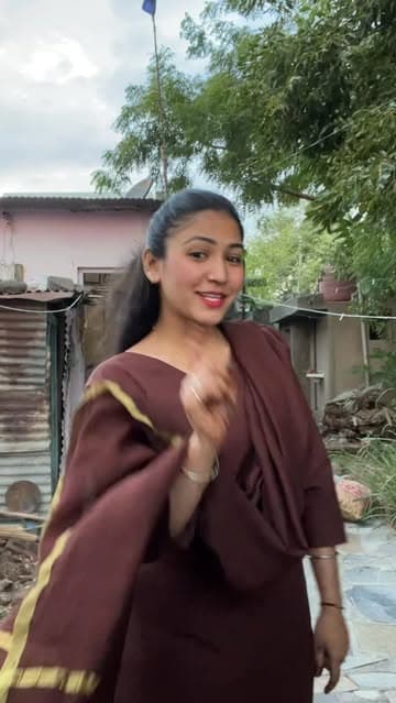 Instagram post by @payal_official_1526