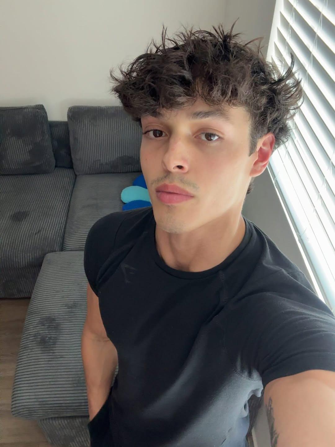 Instagram post by @thechristopherromero