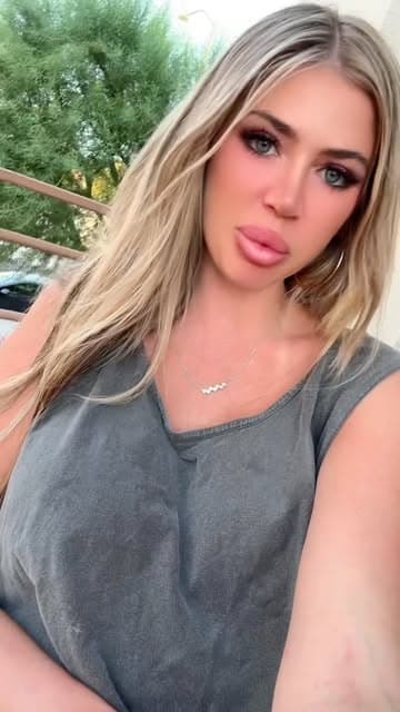 Instagram post by @thejosieleigh