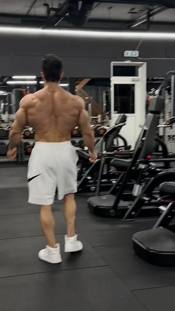 Instagram post by @vahidbadpei_ifbbpro