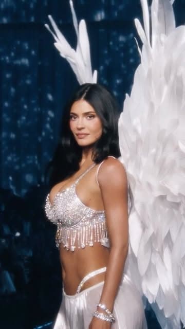 Instagram post by @victoriassecret