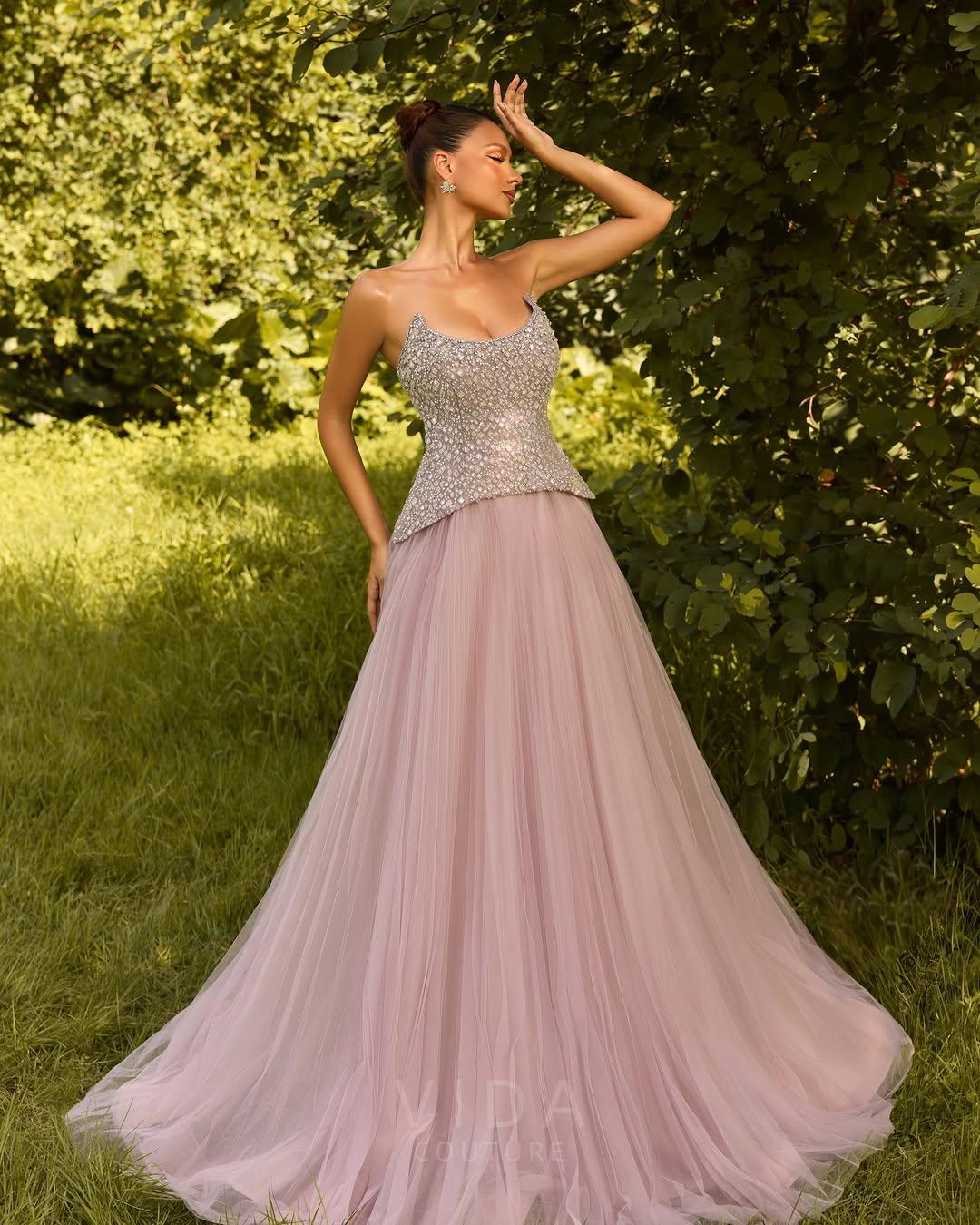 Instagram post by @vidacouture.official