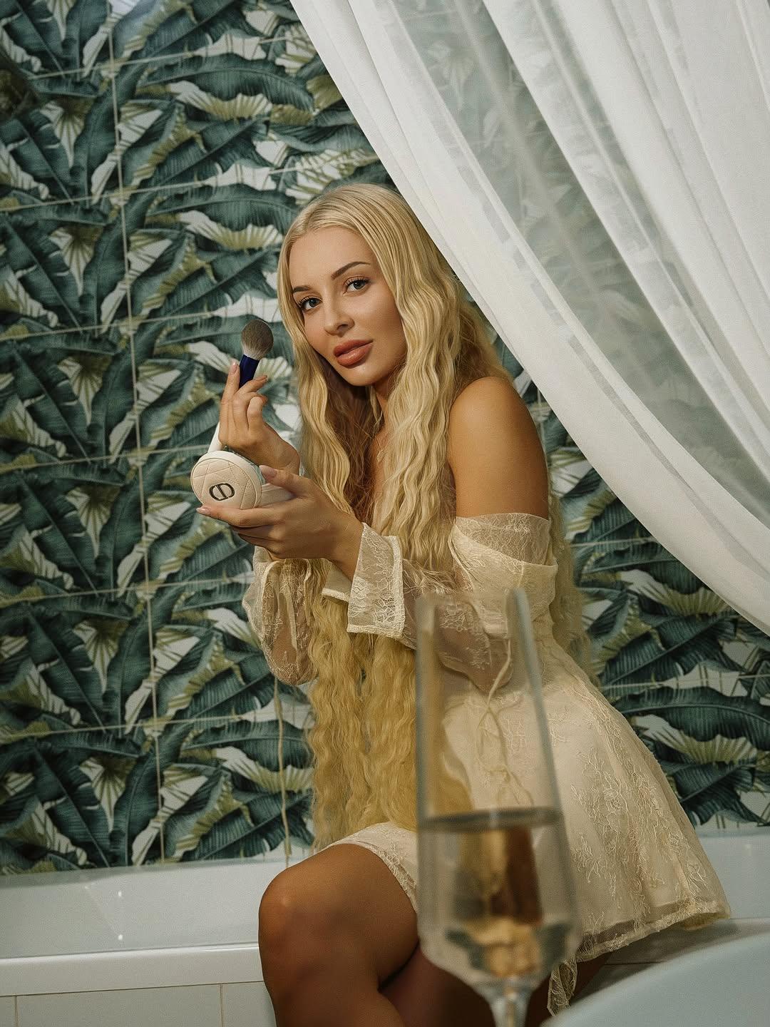 Instagram post by @yanapryanya