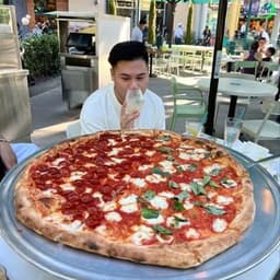 sean.eatsalot