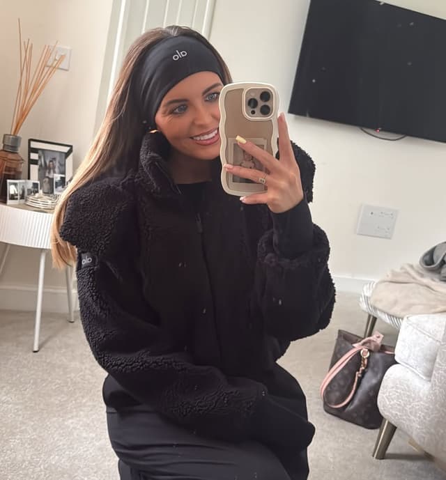 @_d4nielle159x's Instagram post posted on date 3/1/2026 which generated 3 likes and 1 comments