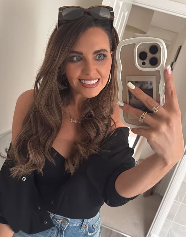 @_d4nielle159x's Instagram post posted on date 5/16/2026 which generated 3 likes and 2 comments