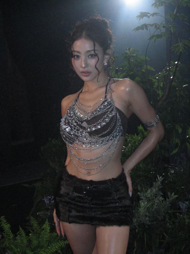 @_zyozyo's Instagram post posted on date 7/17/2026 which generated 957514 likes and 4141 comments