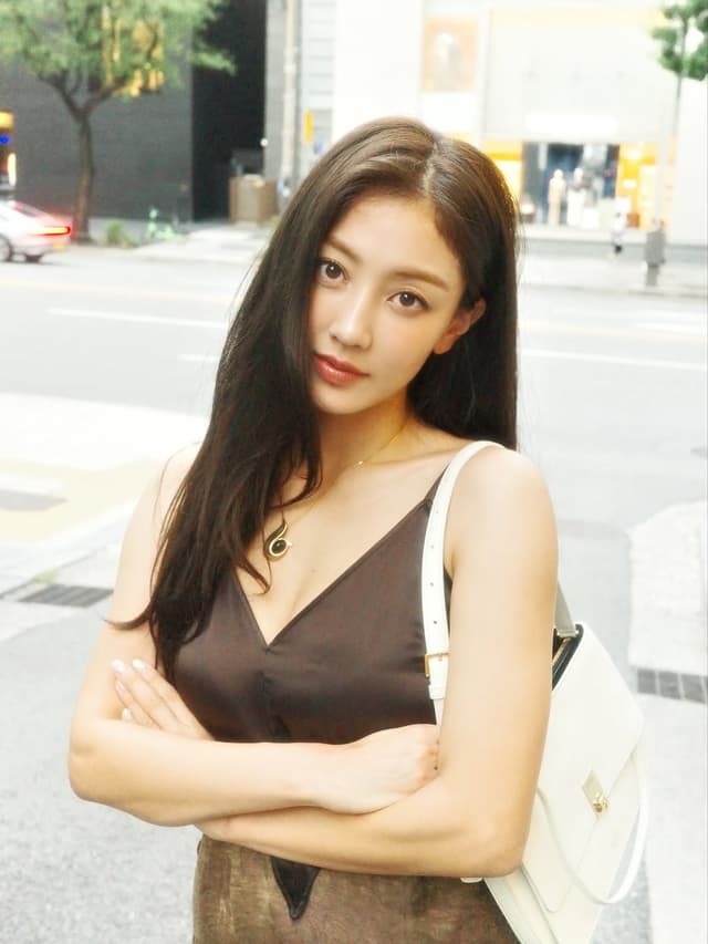 @_zyozyo's Instagram post posted on date 9/14/2026 which generated 716730 likes and 5623 comments