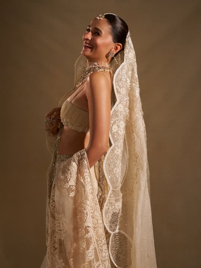 @aliaabhatt's Instagram post posted on date 9/27/2026 which generated 1779922 likes and 3814 comments