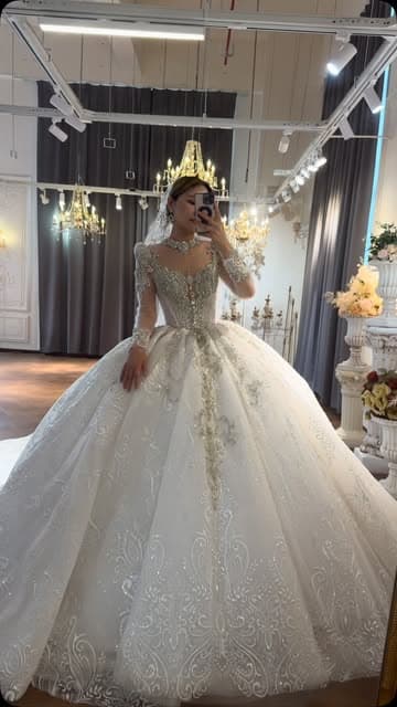 @amanda.novias's Instagram post posted on date 8/20/2026 which generated 985 likes and 19 comments