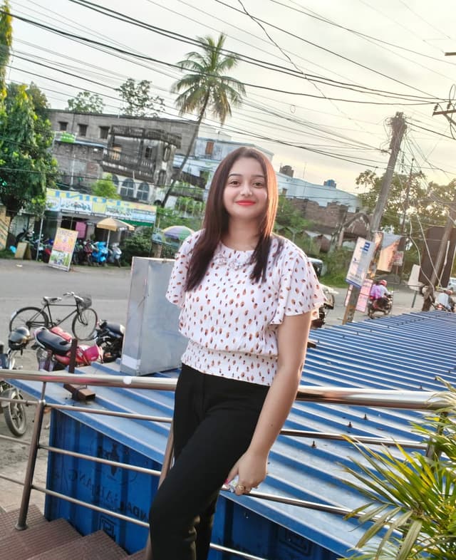 @ananya_baral_12345's Instagram post posted on date 8/27/2025 which generated 496 likes and 76 comments